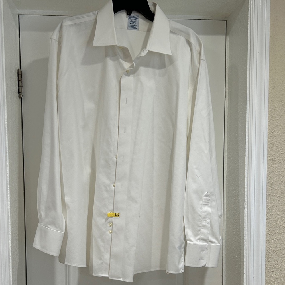 Brooks Brothers Classic White Men's Shirt, 17 1/2 X 35.  Exc Cond. worn once.